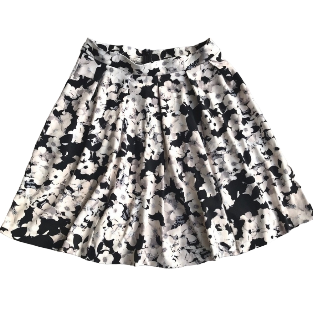 NWT Cynthia Rowley A-Line Black White Floral Flare Pleated Skirt